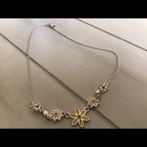 Daisy Necklace
